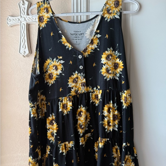 Torrid Tops - Picture 13 of 16